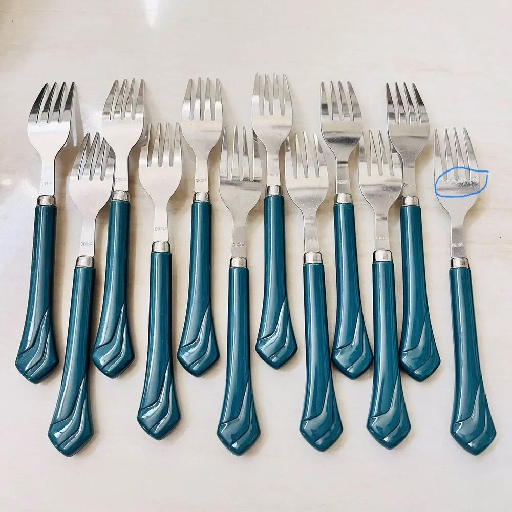 36pc Retro Green Plastic Handle Stainless Flatware Set For 12 Camping Picnic